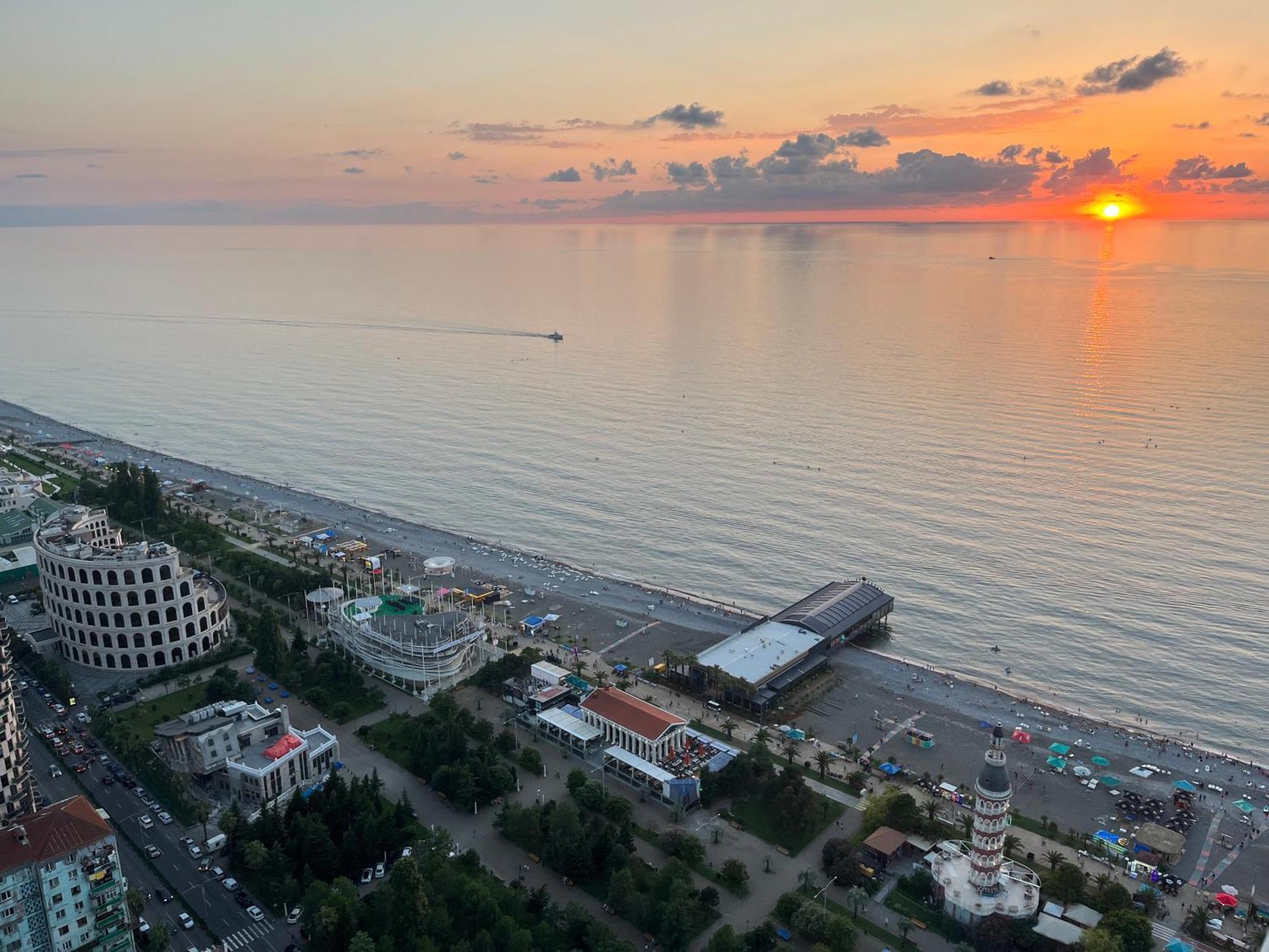 Orbi City Sun Tower 43 Floor Batumi Exterior photo