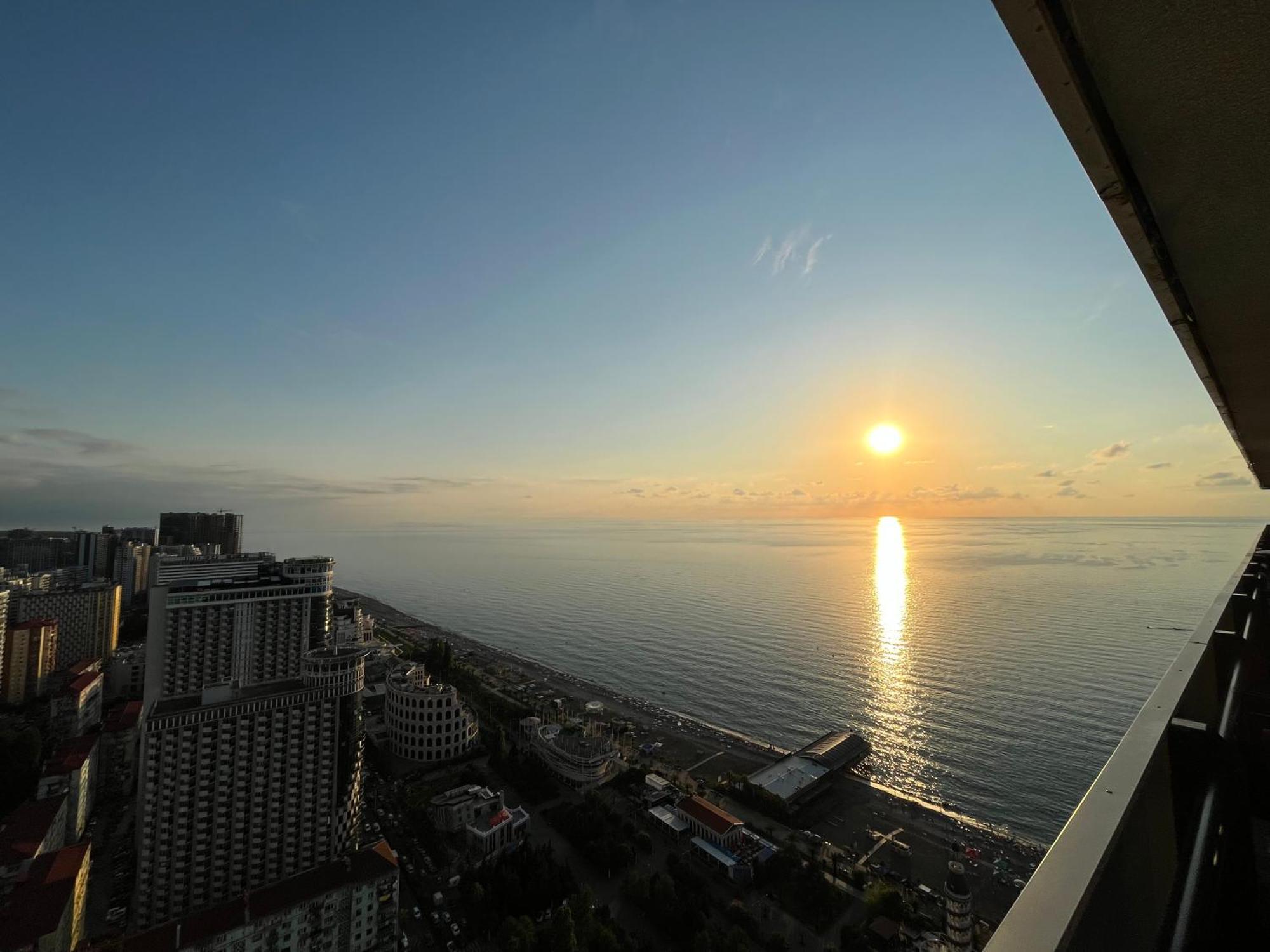 Orbi City Sun Tower 43 Floor Batumi Exterior photo